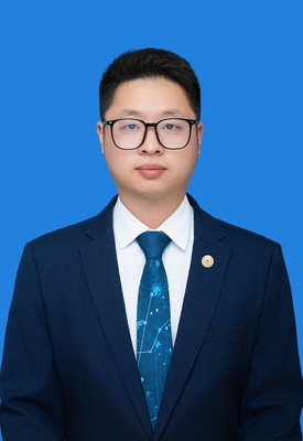 沈莉茗
高中部质量处主任
高中化学教师
毕业于四川大学，从事高中化学学科教学多年，学科知识扎实，坚持利用分层教学模式进行课堂教学，注重课堂氛围的营造，所教学生提分率达到95%，多人考入重点大学。