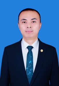 张汀
高中日语教师
高三骨干教师。曾留学日本，2020年回国后一直从事高三日语的教学工作。有多年的高三教学经验，对高考日语的命题方向有一定的研究，注重学生学习习惯和基础的养成。曾多次压中高考作文题目，所教学生被贵州大学，浙江外国语学院等知名高校录取。