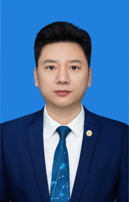 任文睿
苍溪天立学校执行校长、高中部校长
中学语文高级教师。中国演讲口才协会联盟理事，重庆出版集团《满分阅读》《高考阅读》特邀编委。天立教育集团首批卓越校长班优秀学员、市优质课大赛第一名，市演讲比赛第一名，主题班会赛课“特等奖”，全国中小学生创新作文大赛“最佳指导教师”，多次荣获“市优秀教师”“优秀班主任”“学生最喜欢的老师”“优秀管理干部”“优秀共产党员”“优秀校长”等荣誉称号。